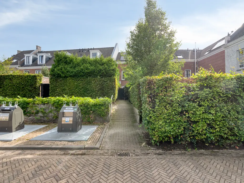 Koolstraat 24, HELMOND