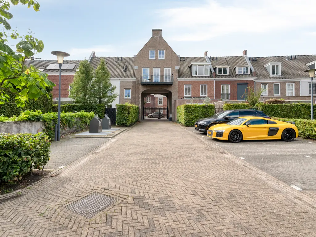 Koolstraat 24, HELMOND