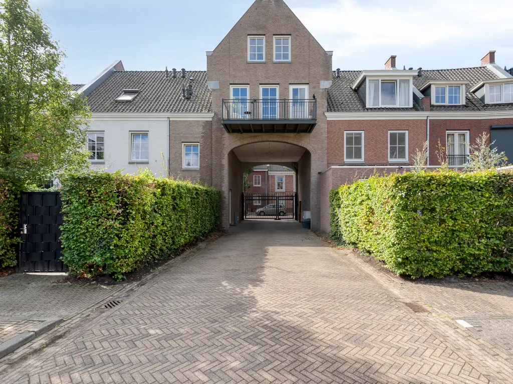 Koolstraat 24, HELMOND