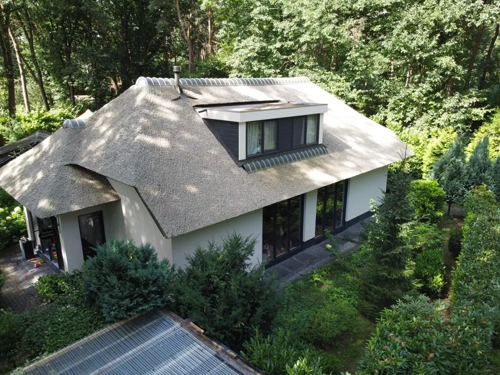 De Stille Wille 64, OOST WEST EN MIDDELBEERS