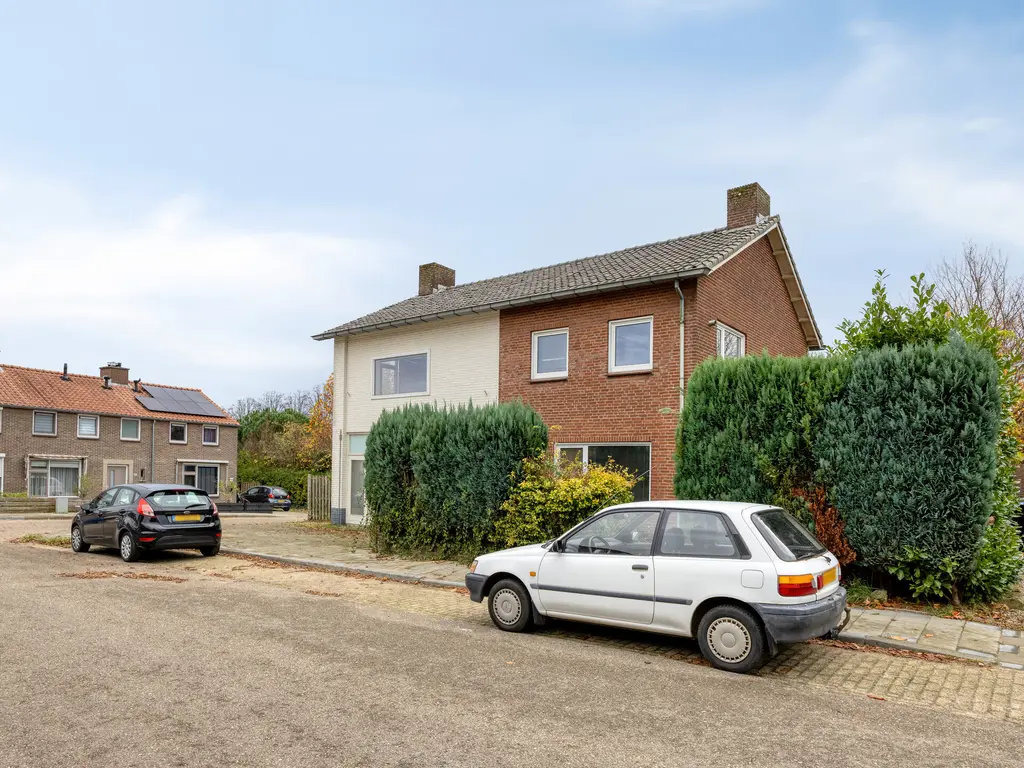 van Nispenstraat 98, GROESBEEK