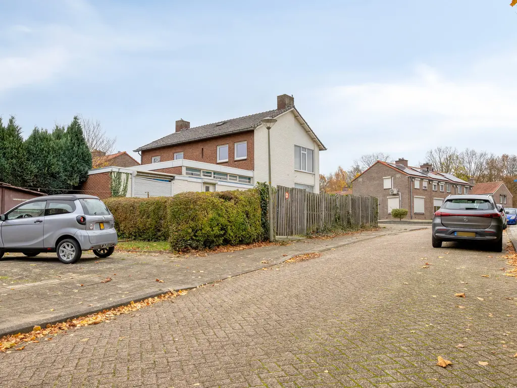 van Nispenstraat 98, GROESBEEK