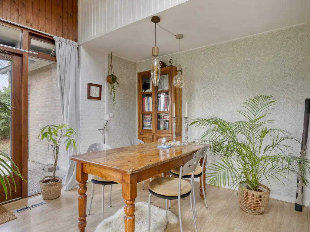 De Stille Wille 146, OOST WEST EN MIDDELBEERS