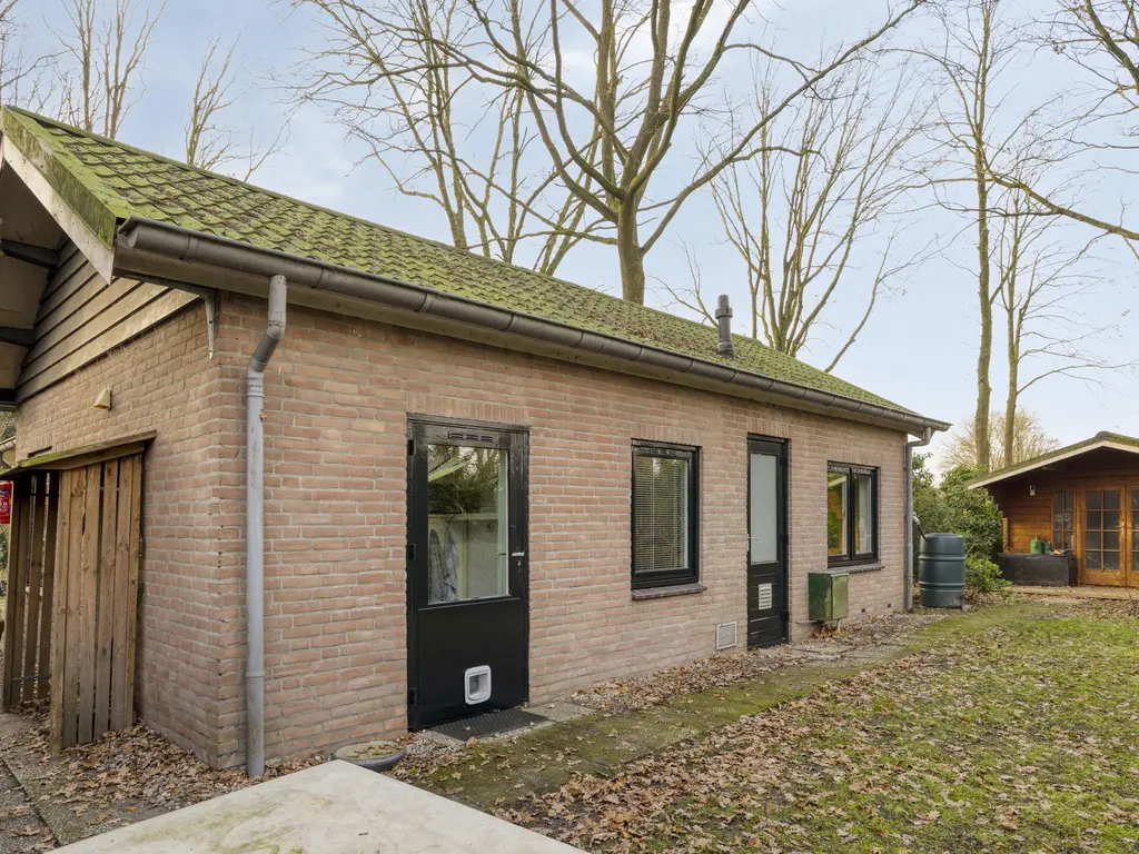 De Stille Wille 146, OOST WEST EN MIDDELBEERS