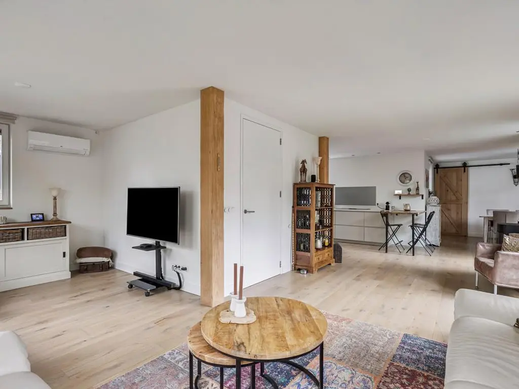 De Stille Wille 51, OOST WEST EN MIDDELBEERS