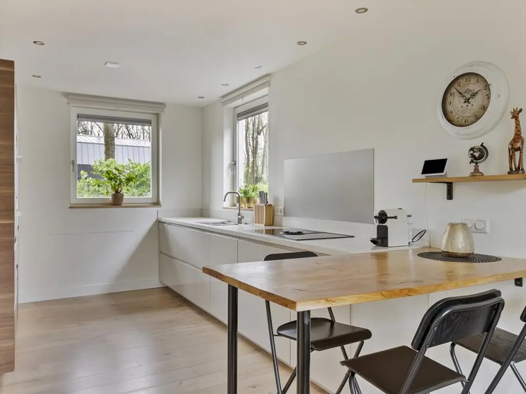 De Stille Wille 51, OOST WEST EN MIDDELBEERS
