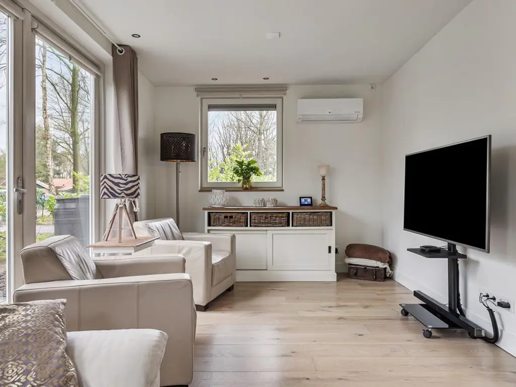 De Stille Wille 51, OOST WEST EN MIDDELBEERS