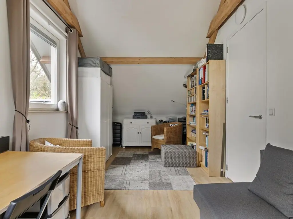 De Stille Wille 51, OOST WEST EN MIDDELBEERS