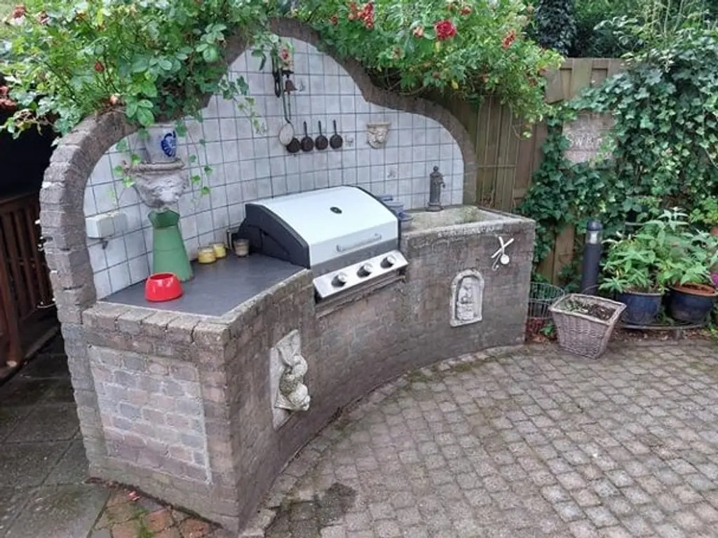 De Stille Wille 323, OOST WEST EN MIDDELBEERS