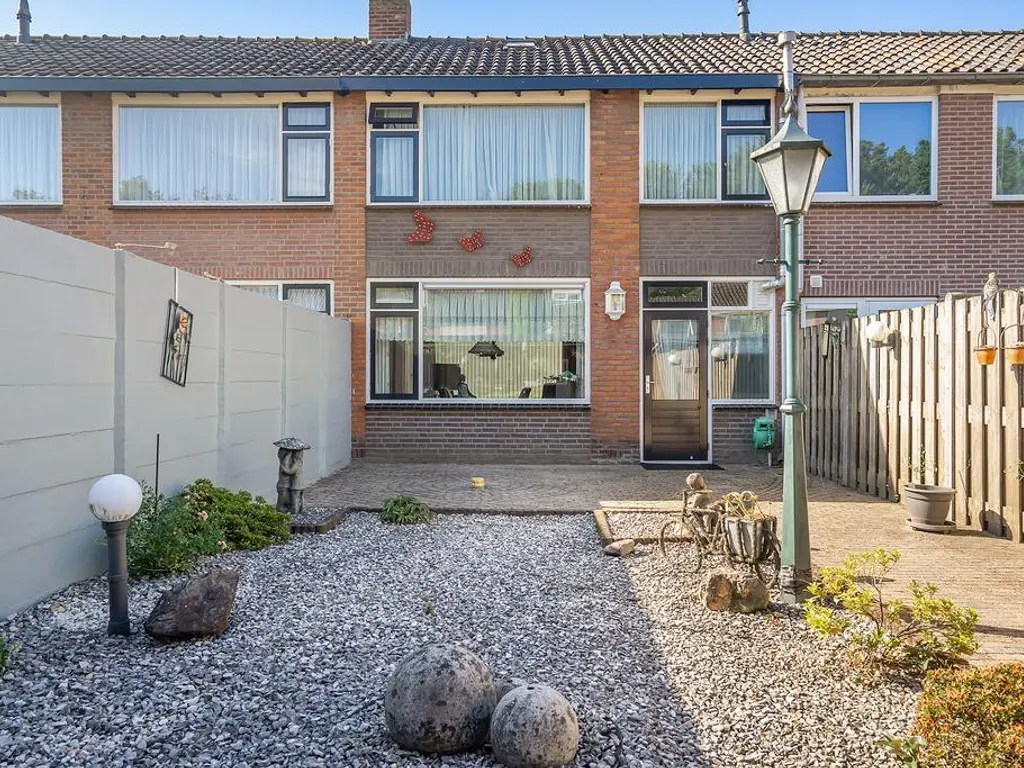 Averuitstraat 26, WAALWIJK