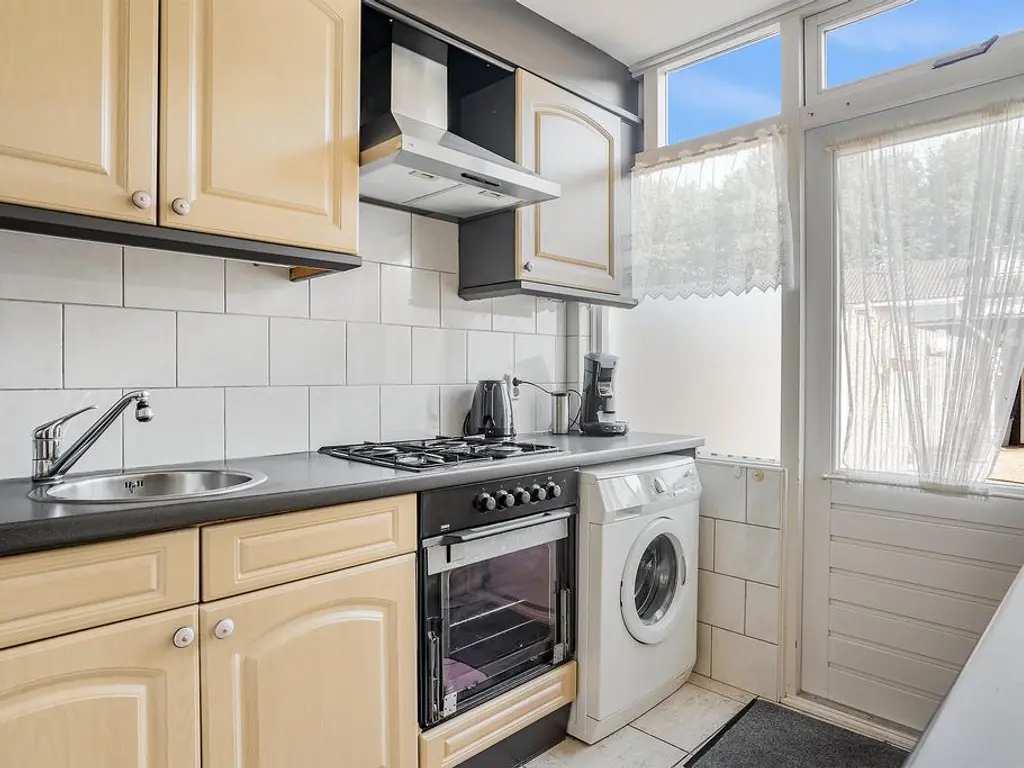 Averuitstraat 26, WAALWIJK