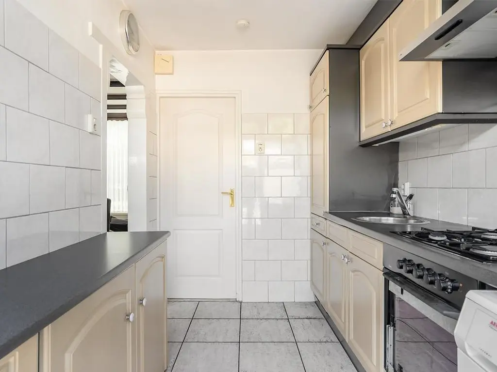 Averuitstraat 26, WAALWIJK