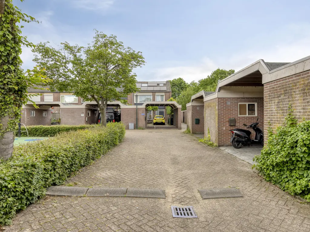 Fresiahof 8, SCHIJNDEL