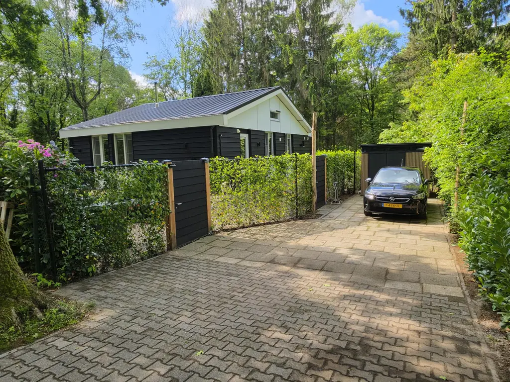 De Stille Wille 224, OOST WEST EN MIDDELBEERS