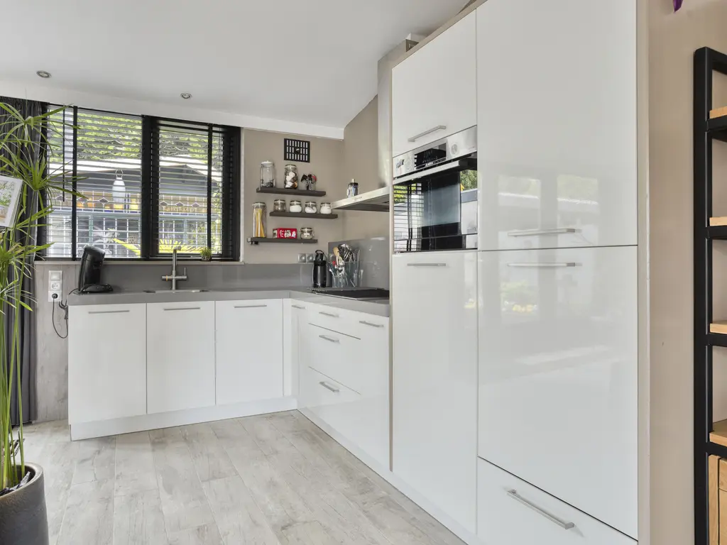 Kamperfoeliestraat 30, WAALWIJK