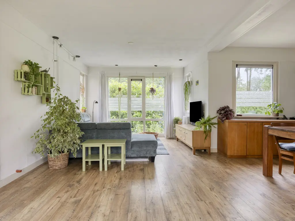 De Stille Wille 209, OOST WEST EN MIDDELBEERS