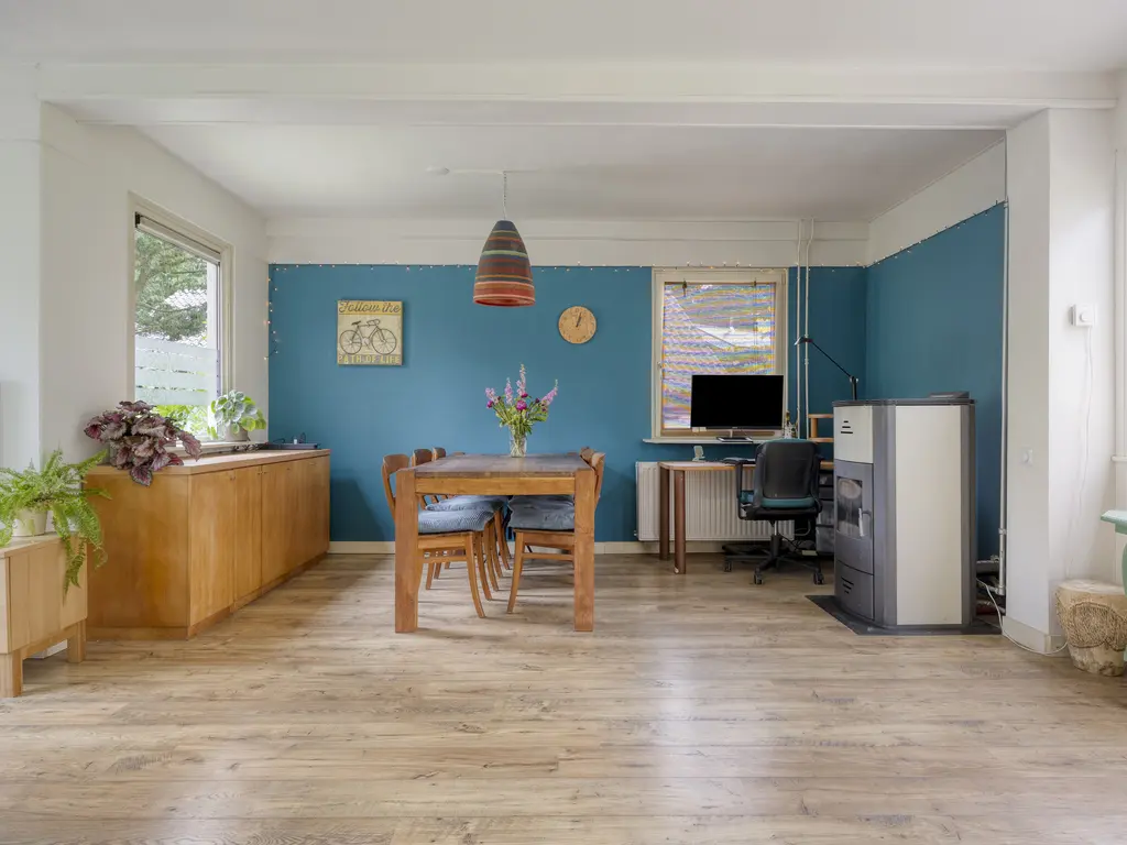 De Stille Wille 209, OOST WEST EN MIDDELBEERS