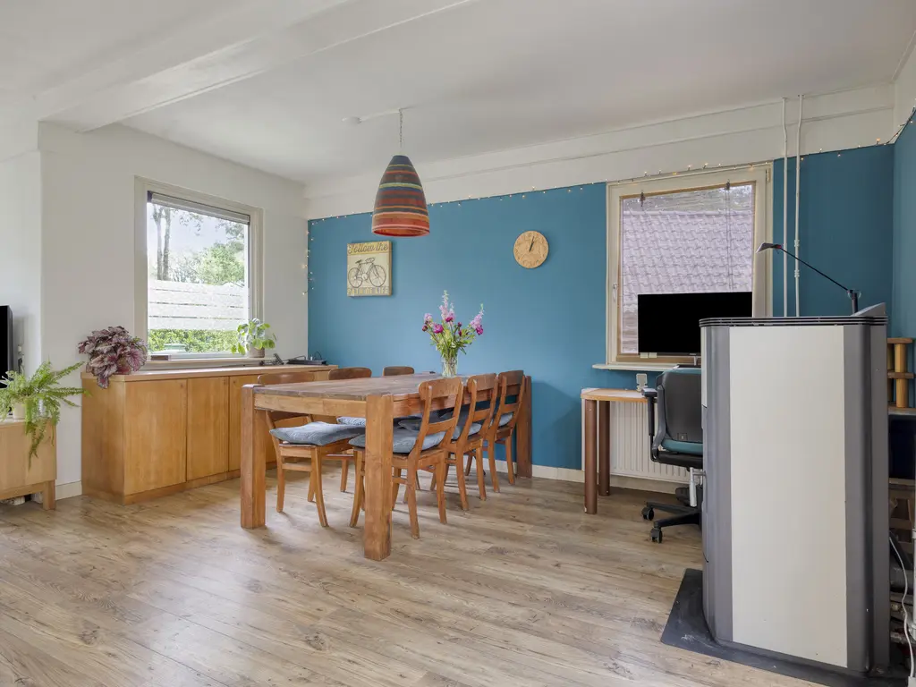 De Stille Wille 209, OOST WEST EN MIDDELBEERS