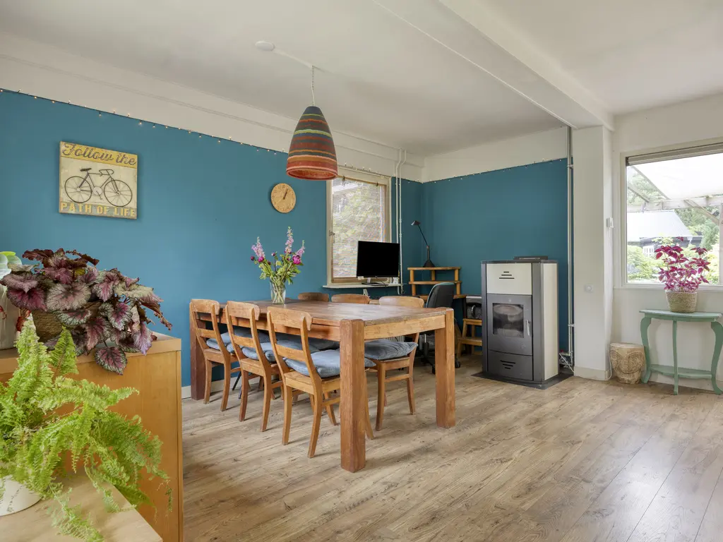 De Stille Wille 209, OOST WEST EN MIDDELBEERS