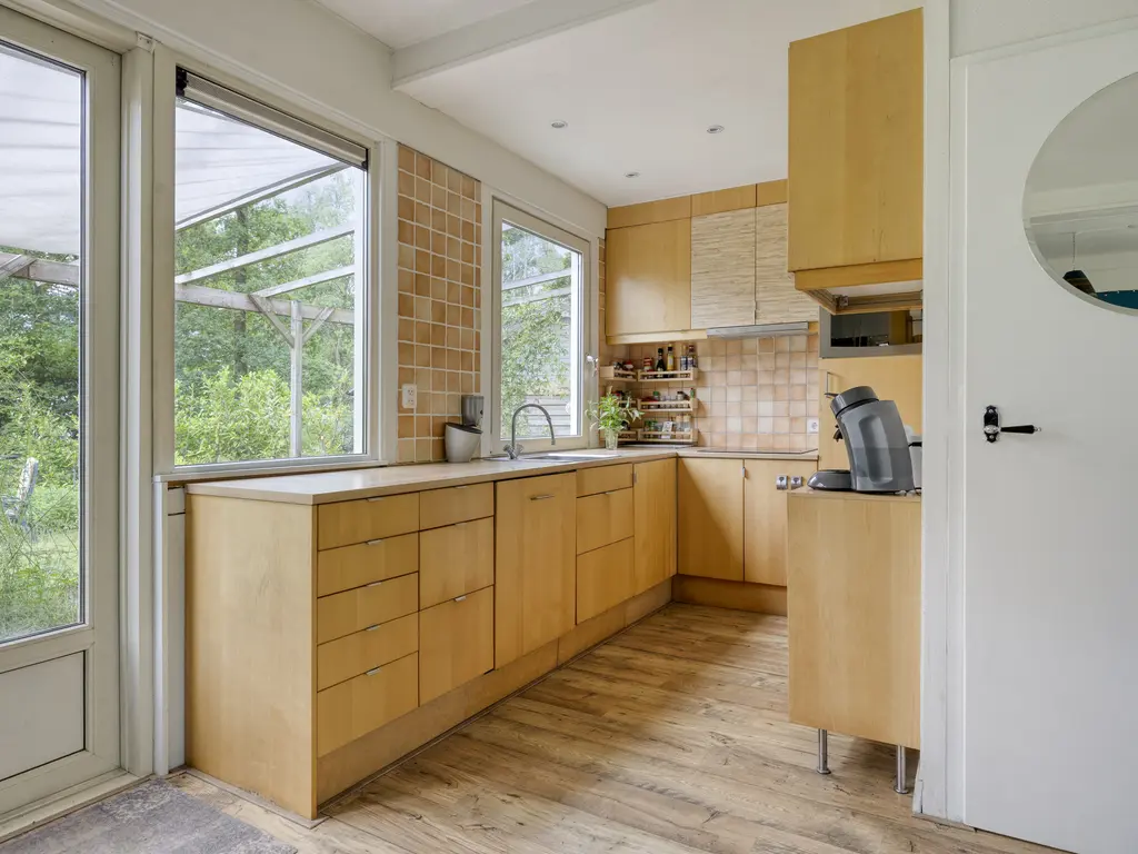 De Stille Wille 209, OOST WEST EN MIDDELBEERS