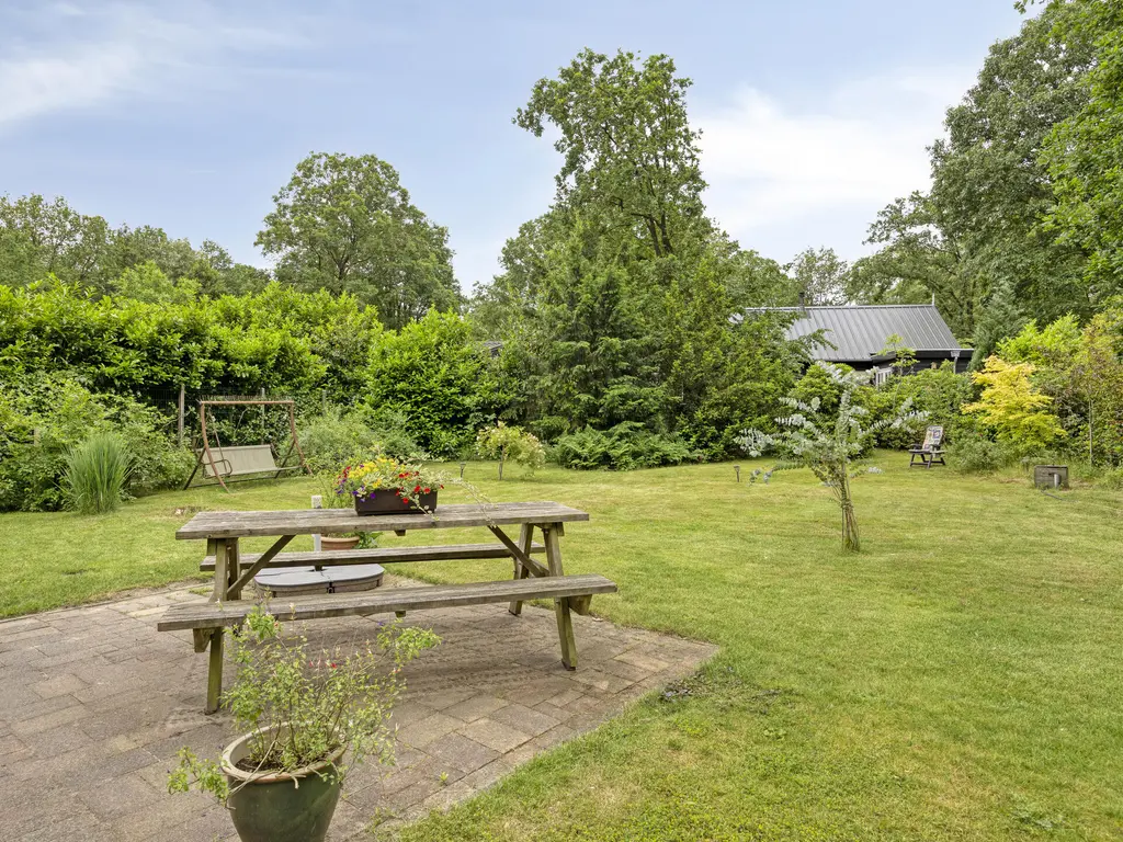 De Stille Wille 209, OOST WEST EN MIDDELBEERS