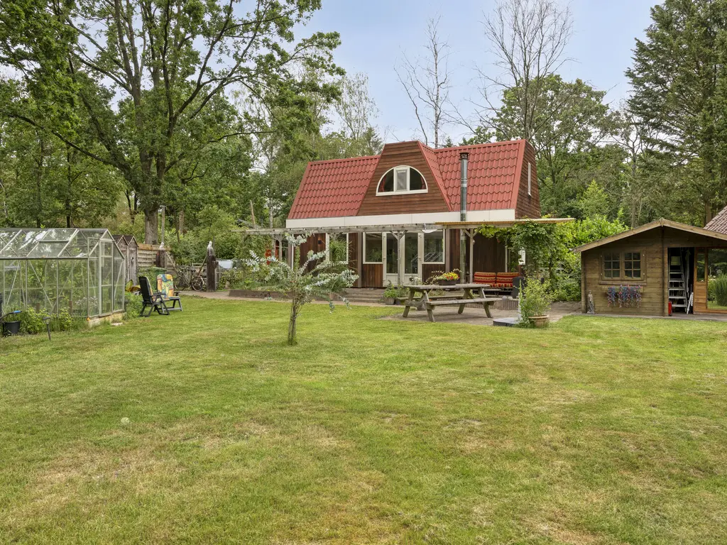 De Stille Wille 209, OOST WEST EN MIDDELBEERS