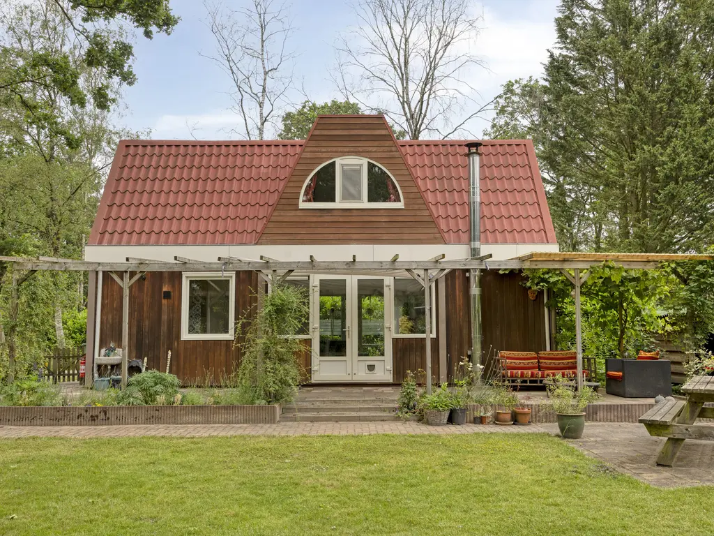 De Stille Wille 209, OOST WEST EN MIDDELBEERS