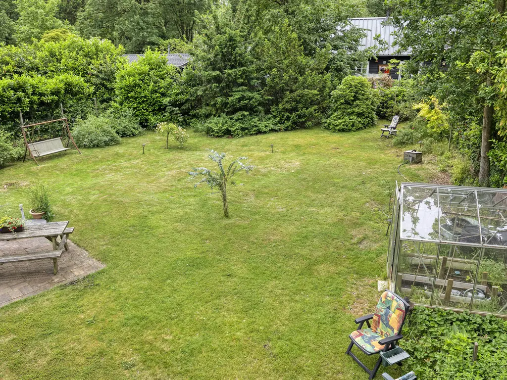 De Stille Wille 209, OOST WEST EN MIDDELBEERS