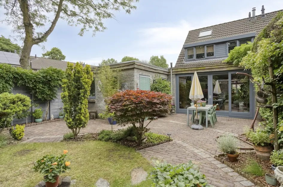 Berliozhof 19