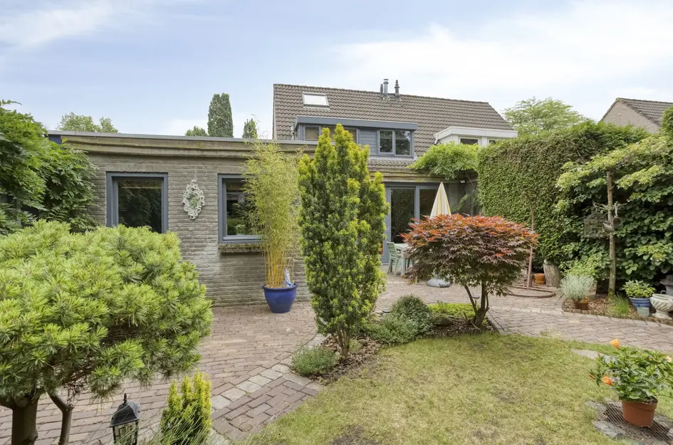 Berliozhof 19