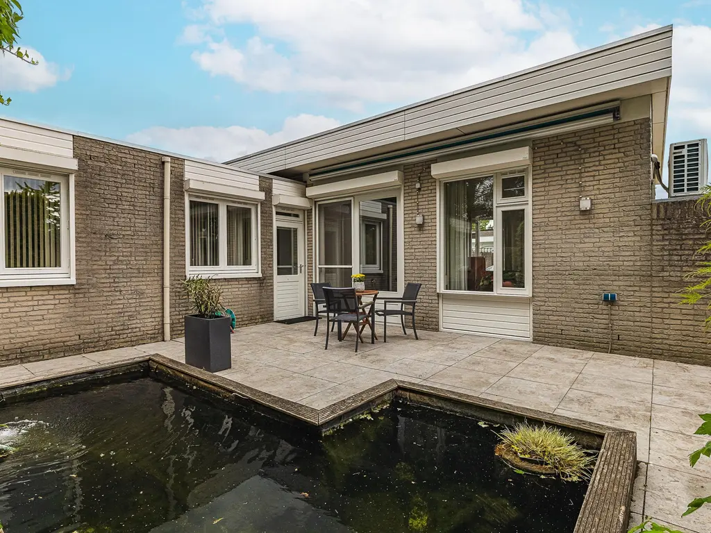Châteaurouxhof 1, EINDHOVEN