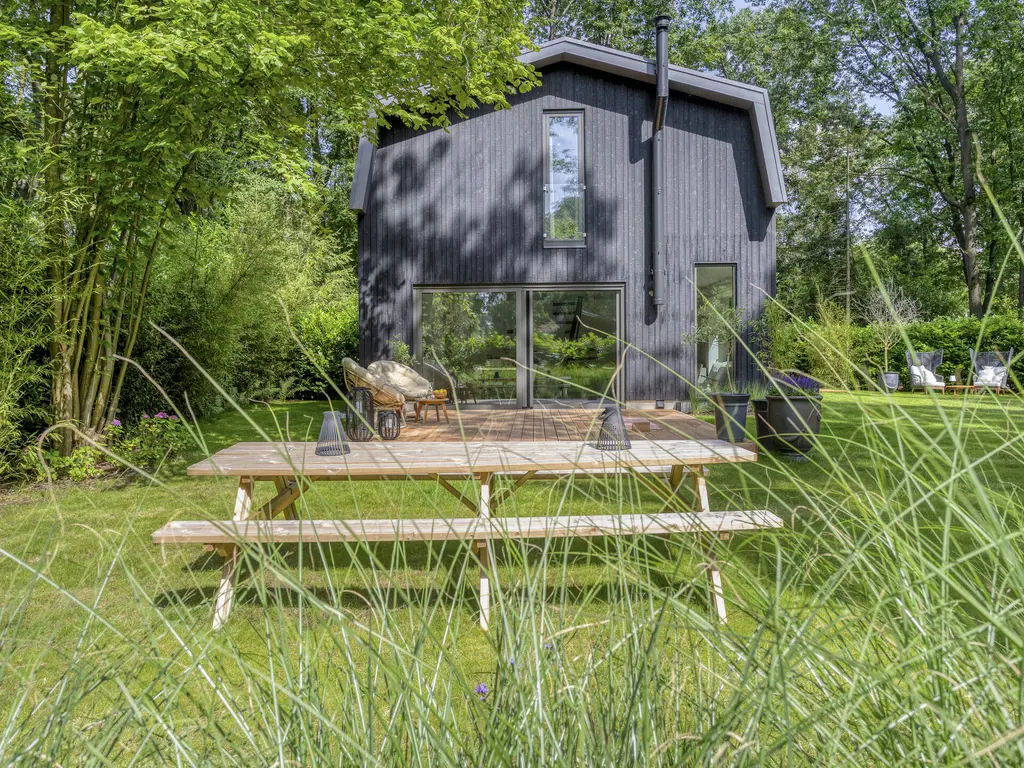 De Stille Wille 29, OOST WEST EN MIDDELBEERS