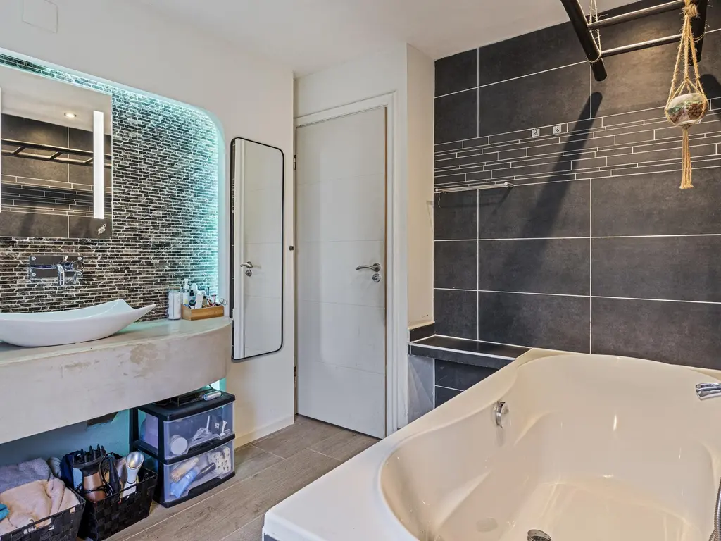 De Stille Wille 26, OOST WEST EN MIDDELBEERS