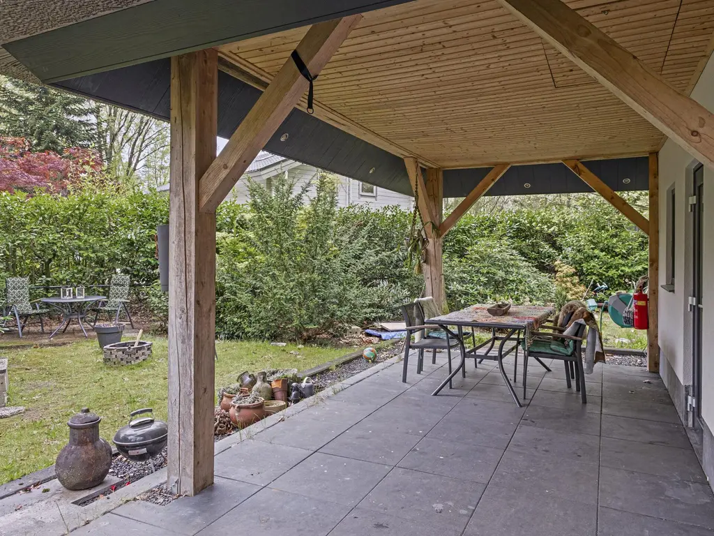 De Stille Wille 26, OOST WEST EN MIDDELBEERS