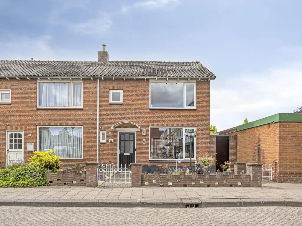 Bloemenoordplein 22, WAALWIJK