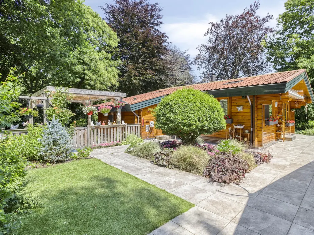 De Stille Wille 278, OOST WEST EN MIDDELBEERS