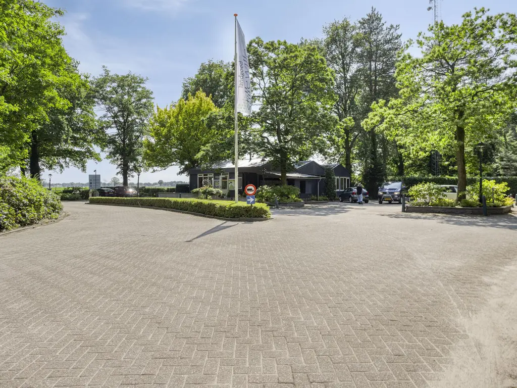 De Stille Wille 278, OOST WEST EN MIDDELBEERS