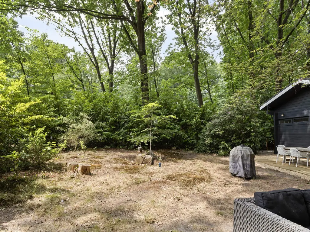 De Stille Wille 49, OOST WEST EN MIDDELBEERS