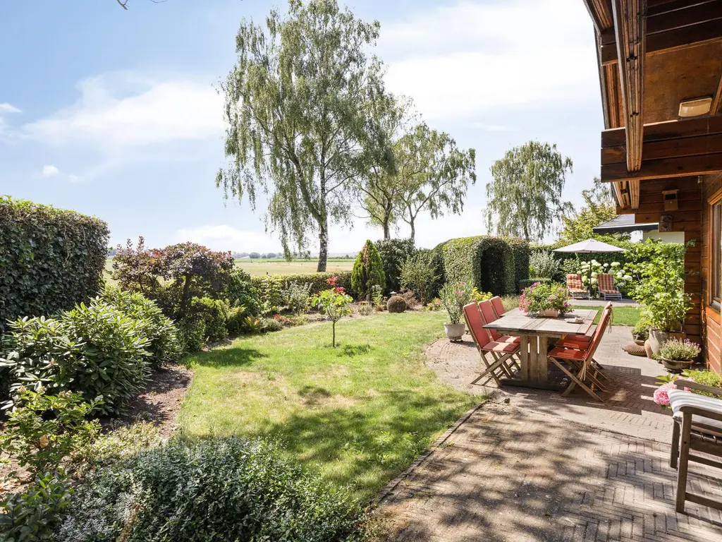 De Stille Wille 317, OOST WEST EN MIDDELBEERS