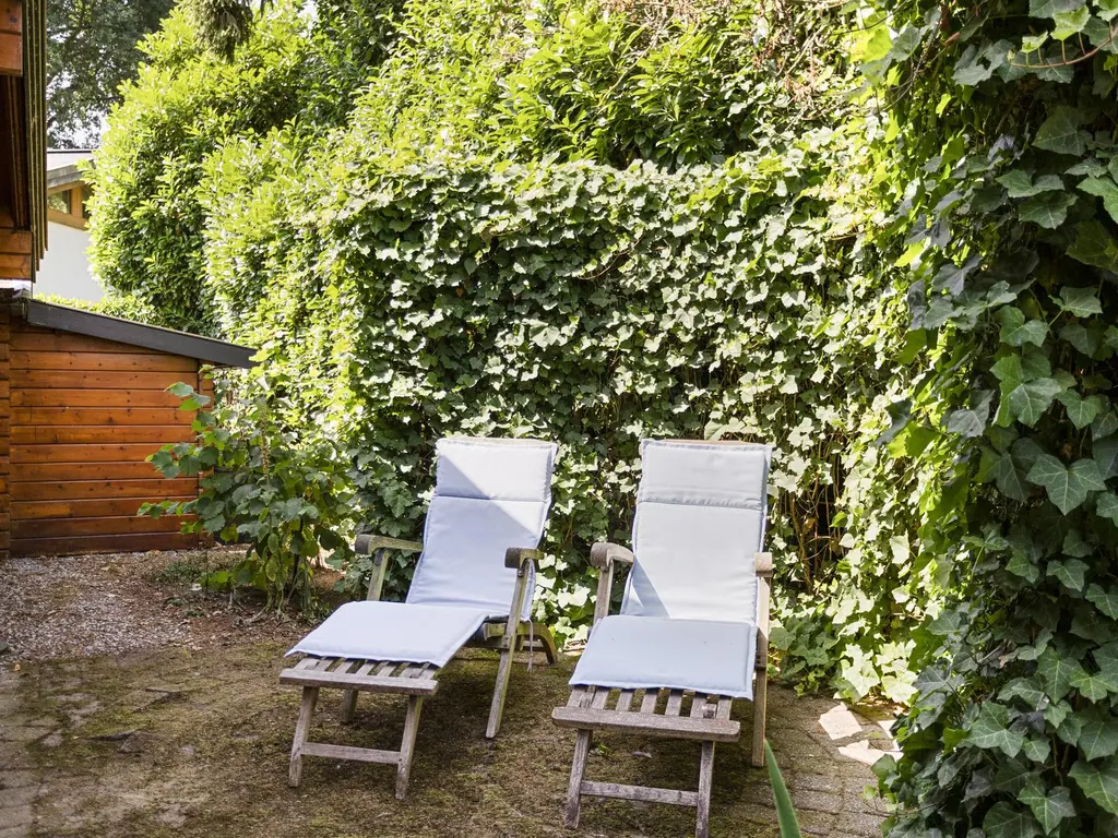 De Stille Wille 317, OOST WEST EN MIDDELBEERS