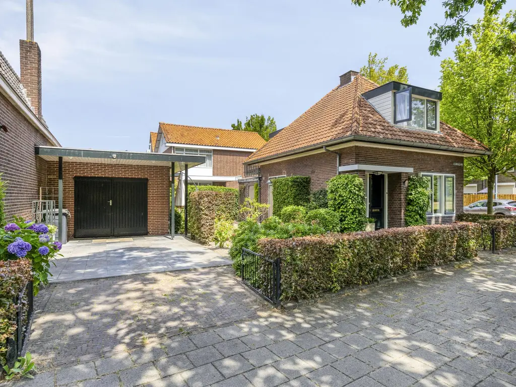 Floris V-laan 27, WAALWIJK