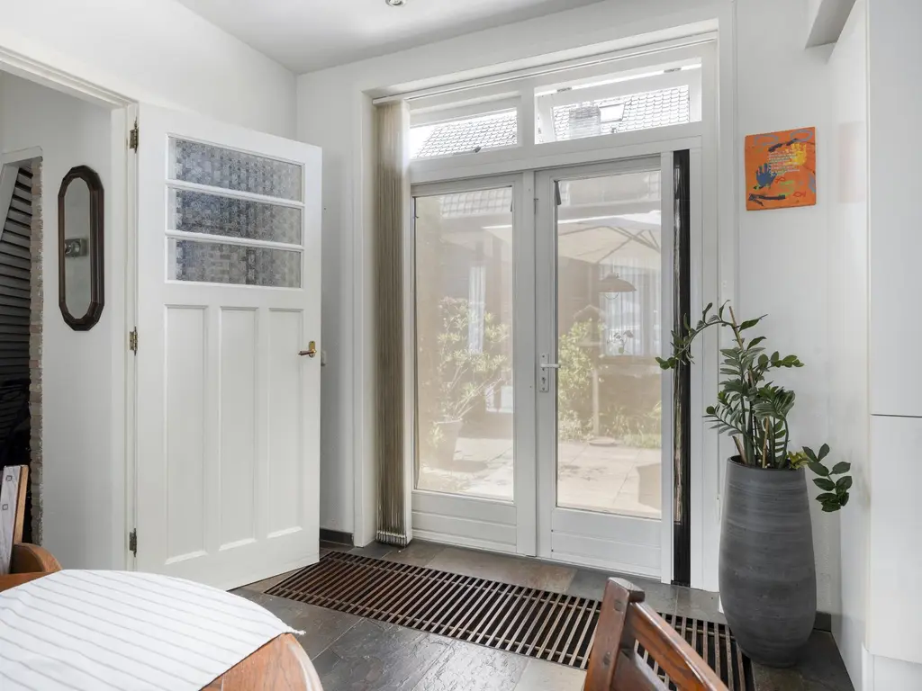 Floris V-laan 27, WAALWIJK