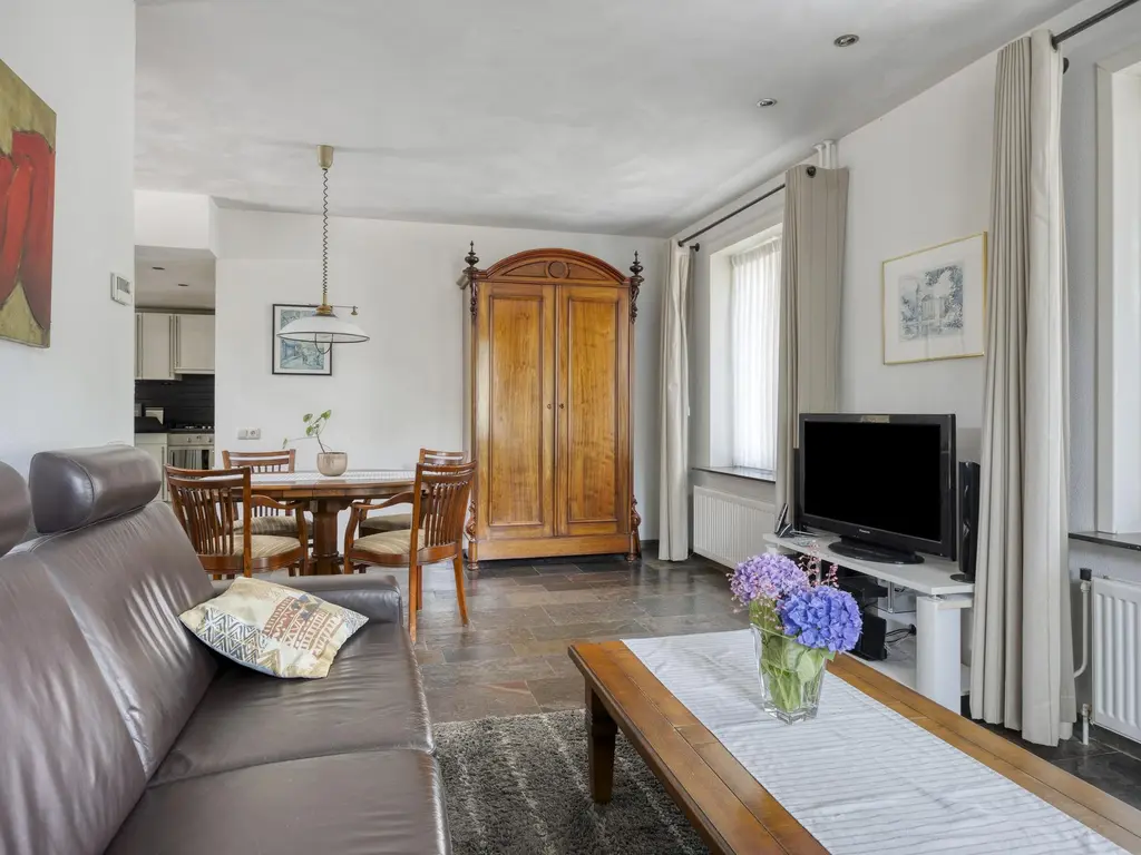 Floris V-laan 27, WAALWIJK