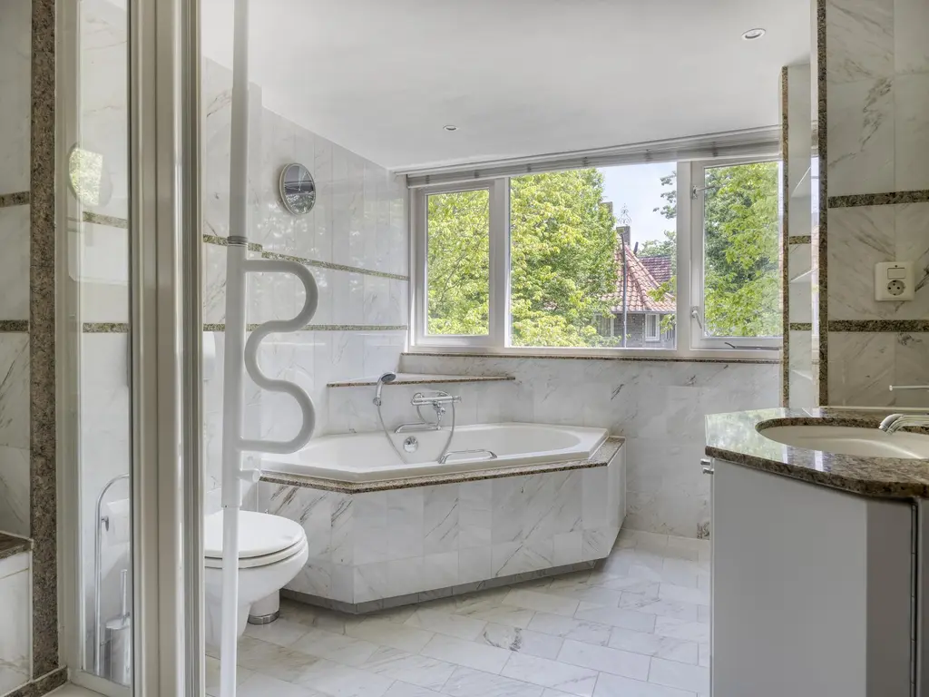 Floris V-laan 27, WAALWIJK