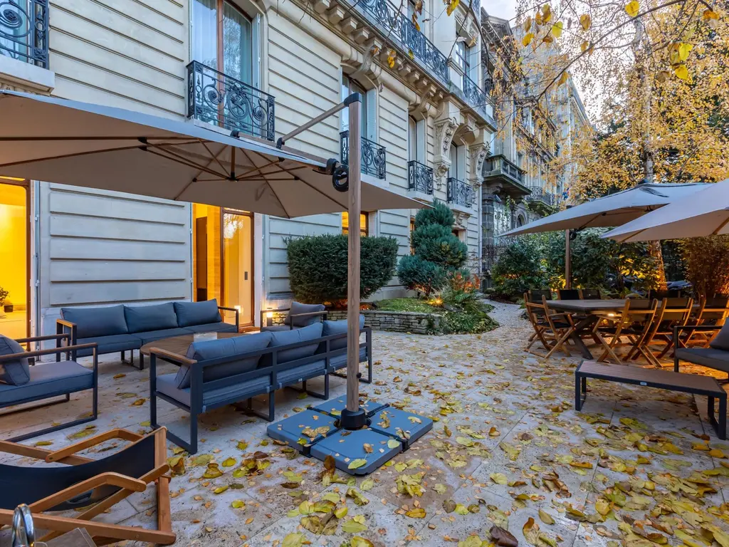 55 Av. Foch , PARIJS