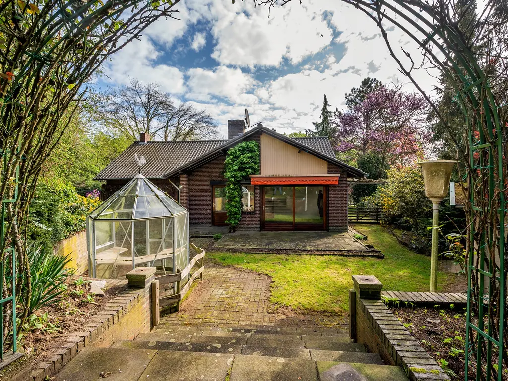 Roermondseweg 82, Haelen