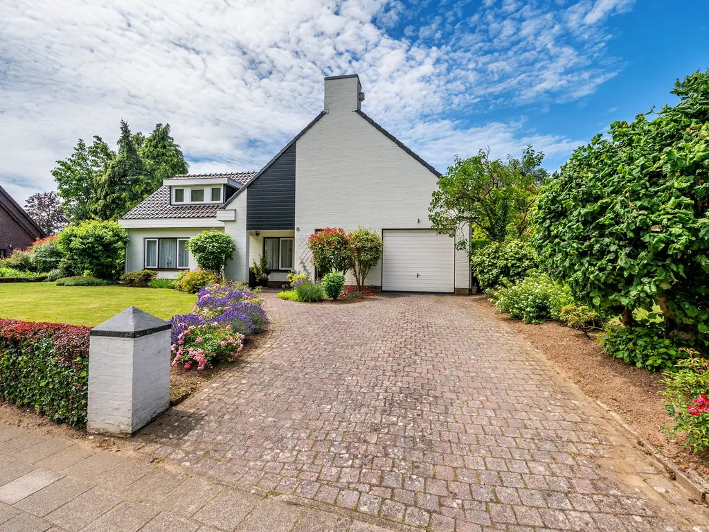 Kerkeveldlaan 15, Roermond
