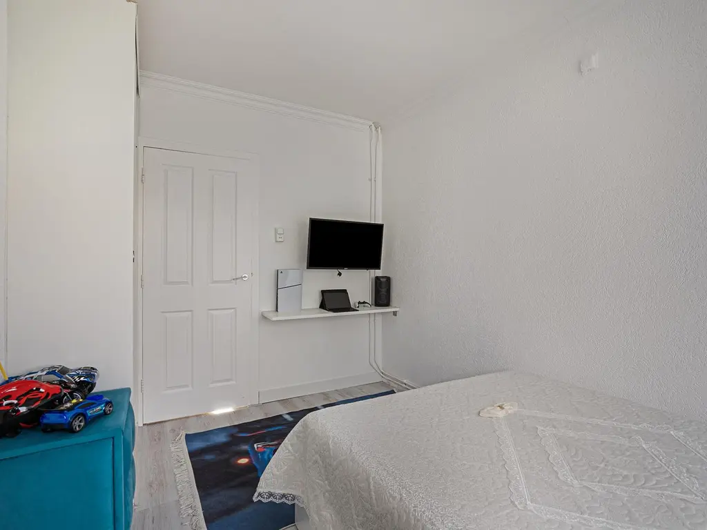 Linnaeusstraat 230, Zaandam