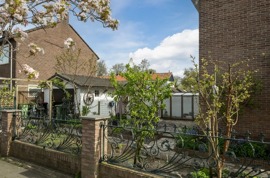 Walraven van Hallstraat 11
