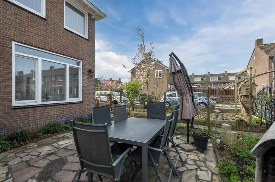 Walraven van Hallstraat 11